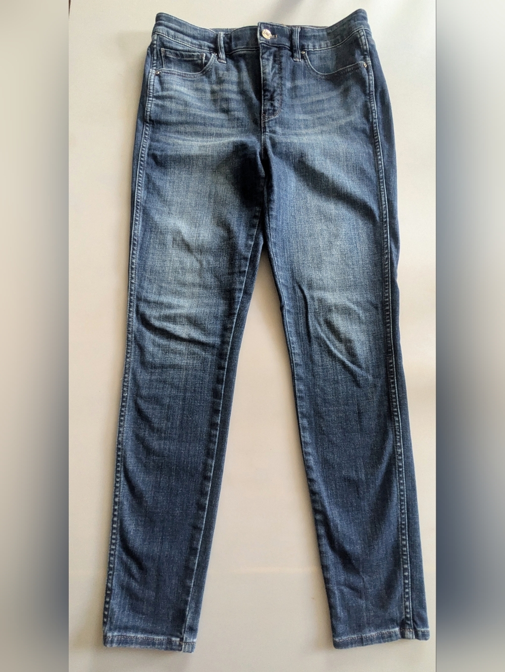 White House Black Market Women's Medium Wash Extra High-Rise Skinny Jeans. Sz 8